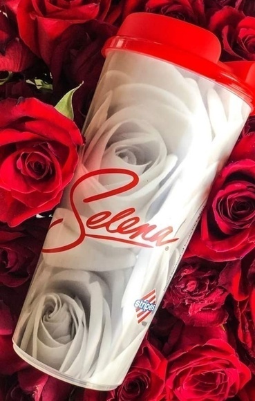 ONE Cup of Selena Quintanilla Rose Strpies 2019 - Picture 1 of 2